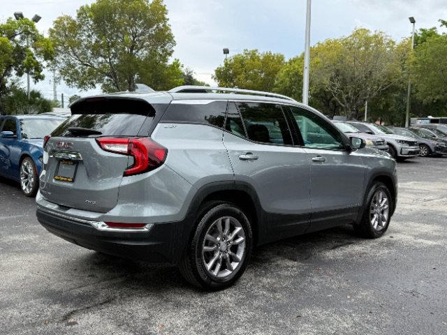 Used 2024 GMC Terrain SLT AWD/4WD image 5