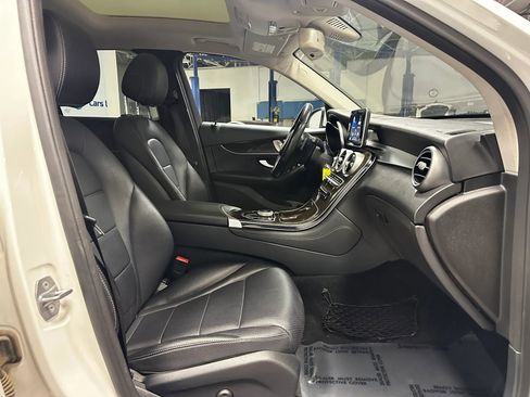 Used 2017 Mercedes-Benz GLC 300 image 24