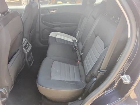 Used 2016 Ford Edge SE image 12
