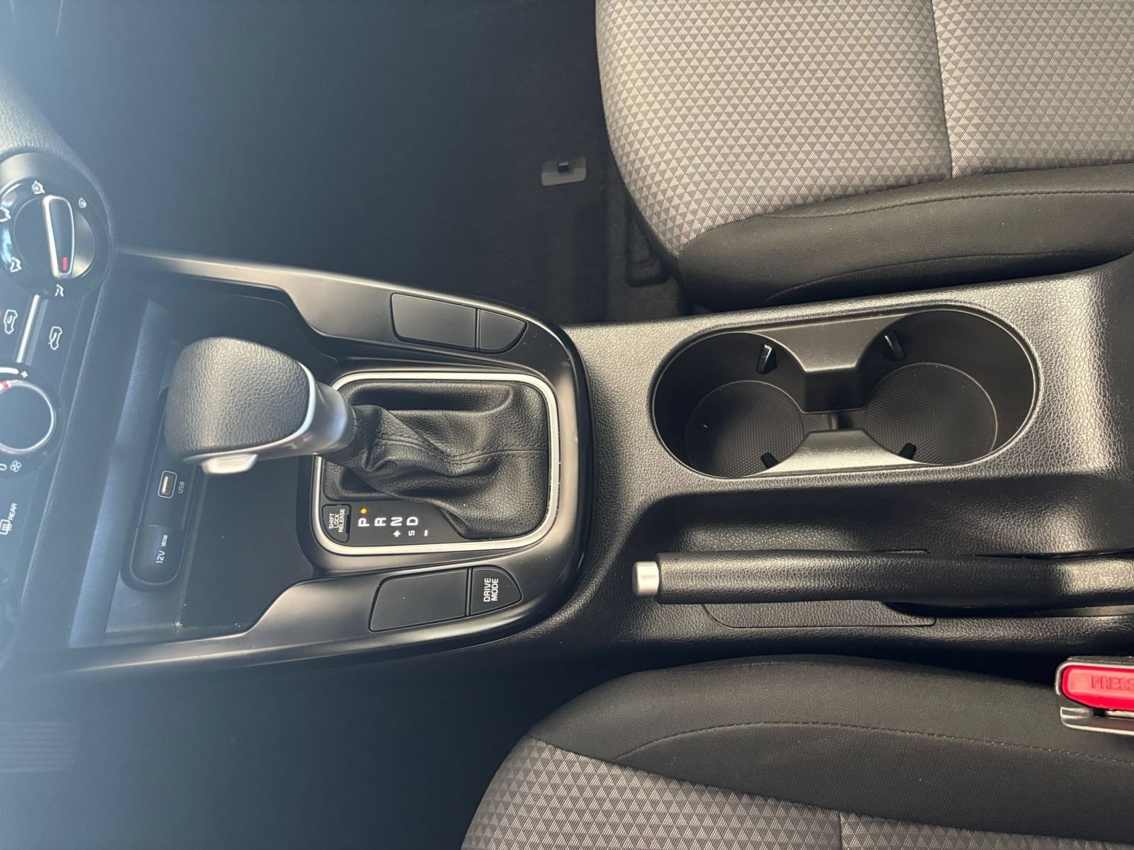Used 2025 Kia Soul LX w/ LX Technology Package FWD image 38