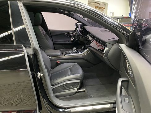 Used 2021 Audi Q8 Premium Plus image 17