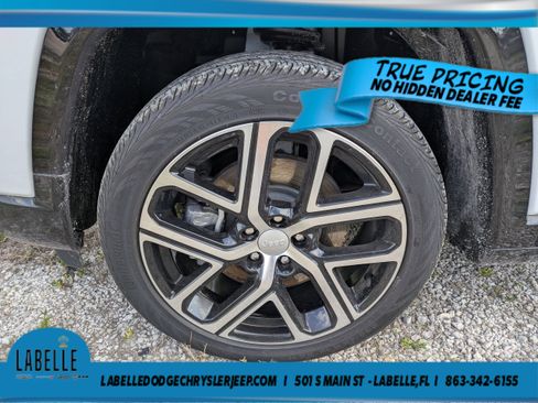 Used 2024 Jeep Compass Limited w/ Elite Group AWD/4WD image 9