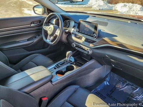 Used 2024 Nissan Altima 2.5 SV image 31