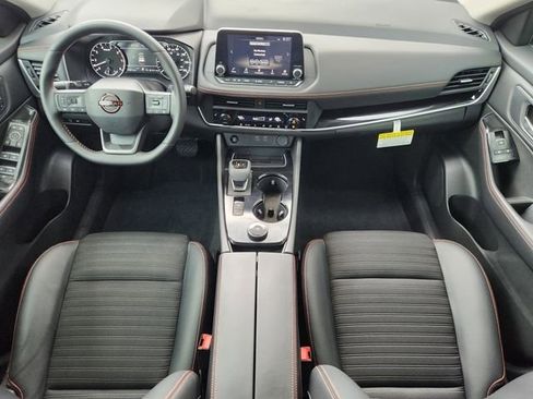 Used 2025 Nissan Rogue SV w/ Rock Creek Premium Package image 21