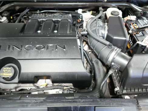 Used 2011 Lincoln MKS FWD image 27