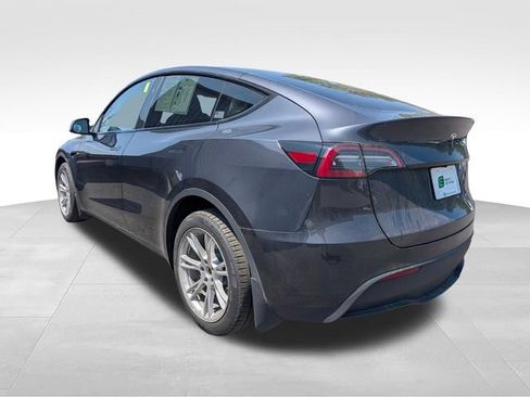 Used 2024 Tesla Model Y Long Range AWD/4WD image 5