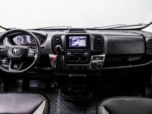 Used 2024 RAM ProMaster 2500 w/ Convenience Group FWD image 17