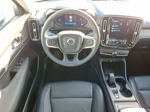 Certified 2024 Volvo XC40 B5 Core image 11