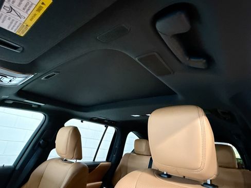 Used 2024 Lexus LX 600 4WD w/ Luxury Package image 28