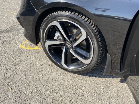 Used 2018 Honda Accord Sport image 20