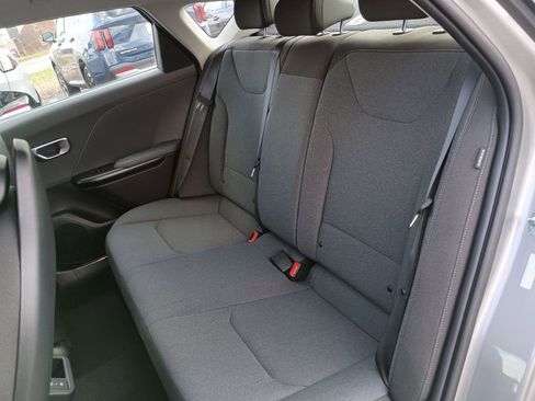 Used 2025 Kia K4 FWD image 28
