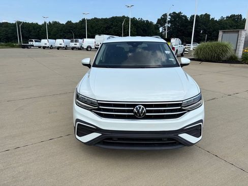 Used 2024 Volkswagen Tiguan SE AWD/4WD image 9