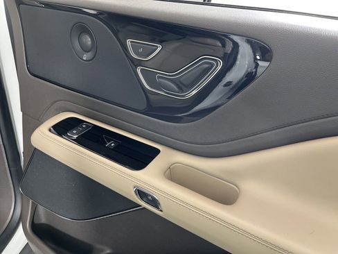 Used 2021 Lincoln Aviator Grand Touring w/ Elements Package Plus image 9