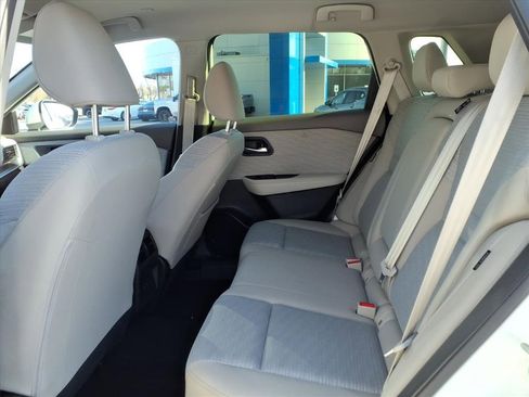 Used 2023 Nissan Rogue SV image 19