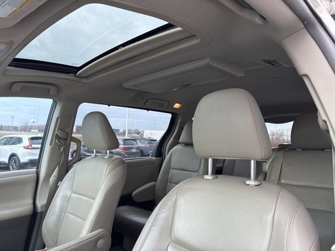 Used 2015 Toyota Sienna XLE Premium image 10