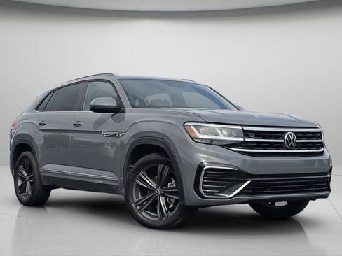 Used 2021 Volkswagen Atlas Cross Sport SE w/ Panoramic Sunroof Package AWD/4WD image 2