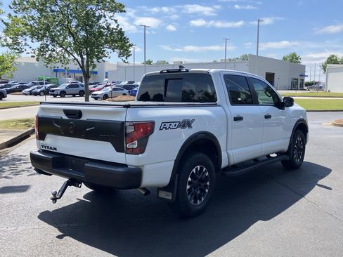 Used 2023 Nissan Titan PRO-4X w/ Pro-4x Convenience Package AWD/4WD image 12