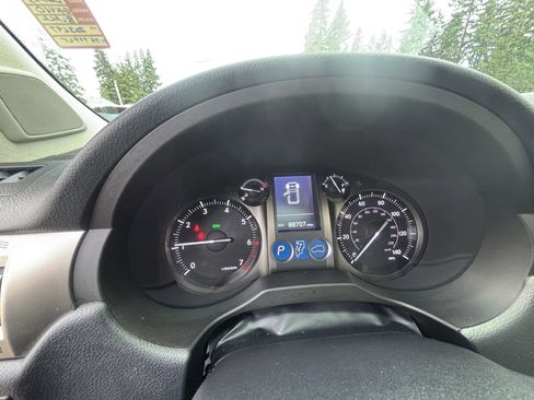 Used 2019 Lexus GX 460 image 21