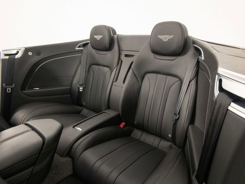 Used 2020 Bentley Continental GT AWD/4WD image 31