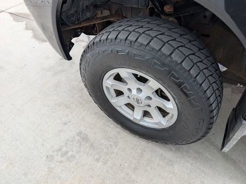 Used 2006 Nissan Titan LE w/ (R02) LE Off-Road Pkg AWD/4WD image 7