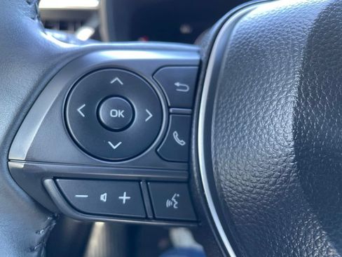 Used 2025 Toyota Corolla SE w/ SE Premium Package FWD image 19
