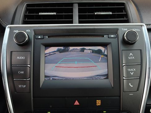 Used 2017 Toyota Camry LE FWD image 35