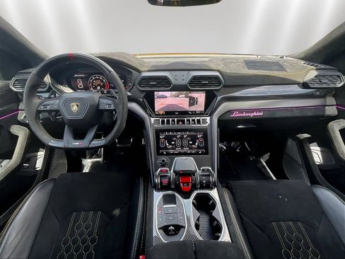 Used 2023 Lamborghini Urus Performante AWD/4WD image 7