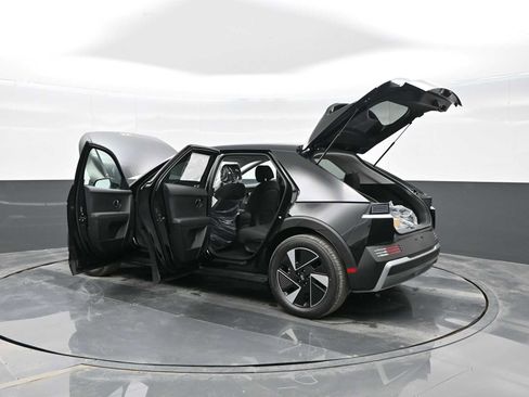 New 2025 Hyundai Ioniq 5 SE image 30