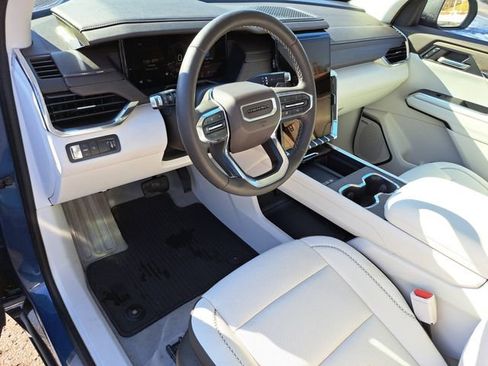 Used 2024 GMC Acadia Denali image 16