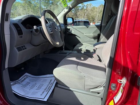 Used 2019 Nissan Frontier SV image 13