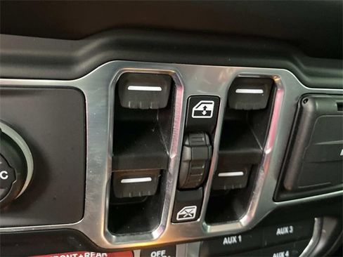 Used 2022 Jeep Wrangler Unlimited Rubicon image 30