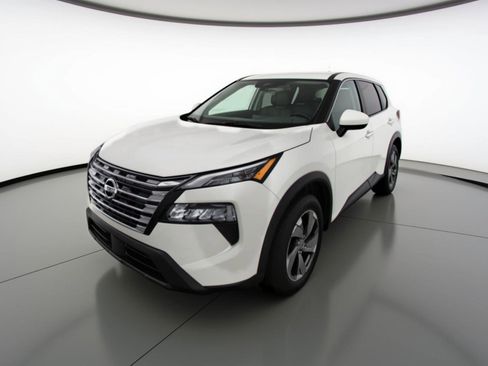 Used 2025 Nissan Rogue SV FWD image 3