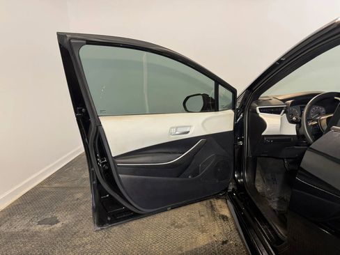 Used 2025 Toyota Corolla SE FWD image 7