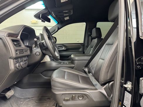Used 2024 Chevrolet Tahoe Z71 w/ Luxury Package AWD/4WD image 12