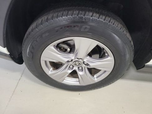 Used 2023 Toyota RAV4 XLE AWD/4WD image 37