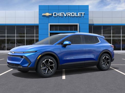 New 2026 Chevrolet Equinox EV LT image 2