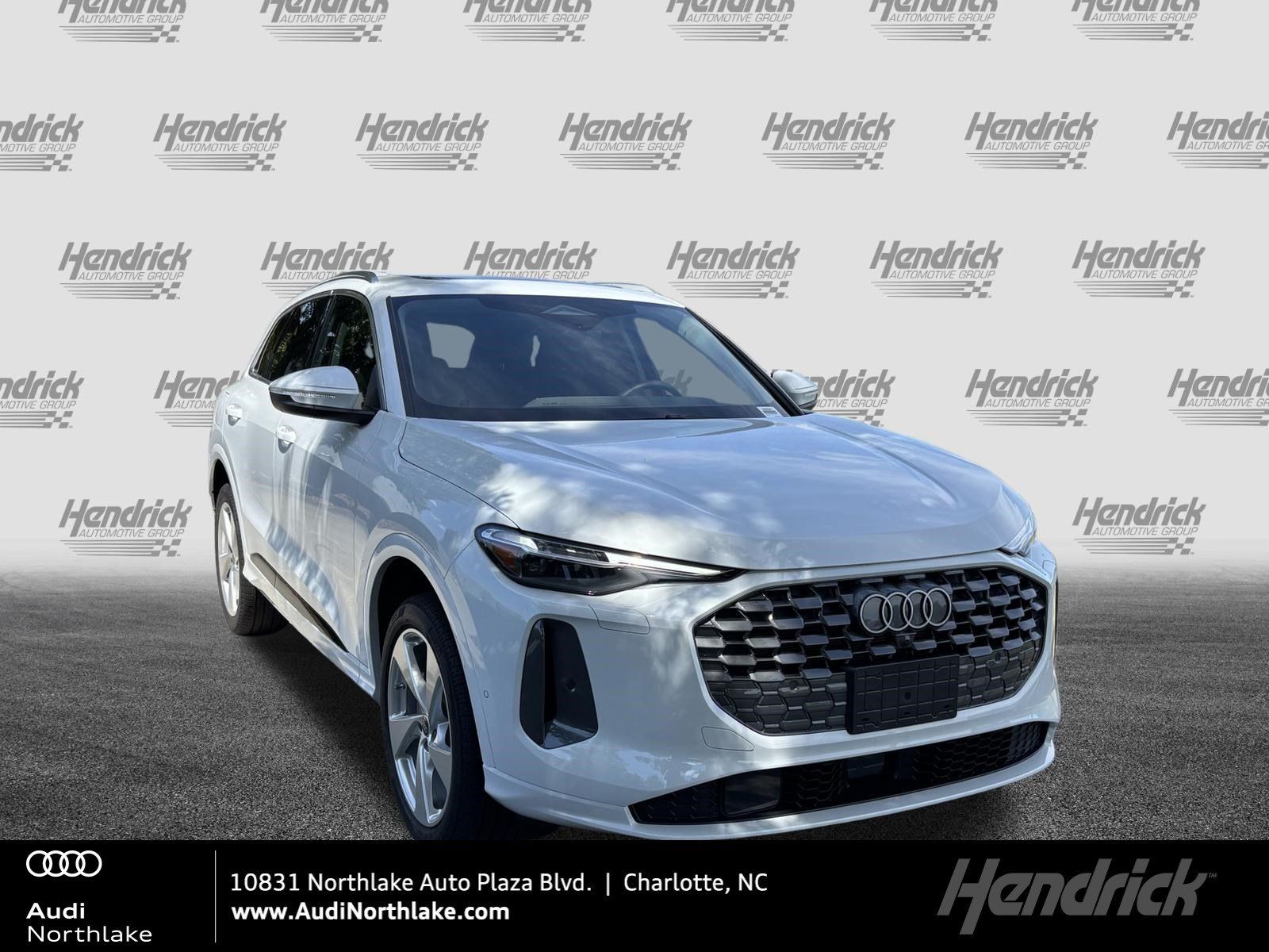 Certified 2025 Audi Q5 Premium AWD/4WD image 1