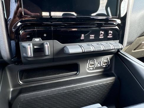 Used 2023 RAM 1500 Big Horn AWD/4WD image 22