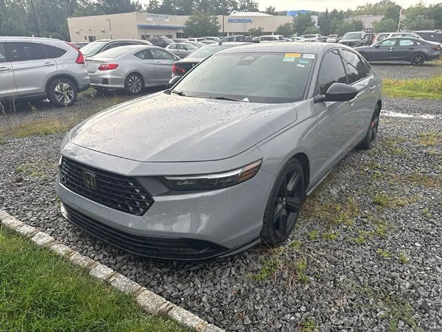 Used 2024 Honda Accord Sport image 3