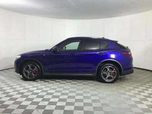 Used 2022 Alfa Romeo Stelvio Ti image 4