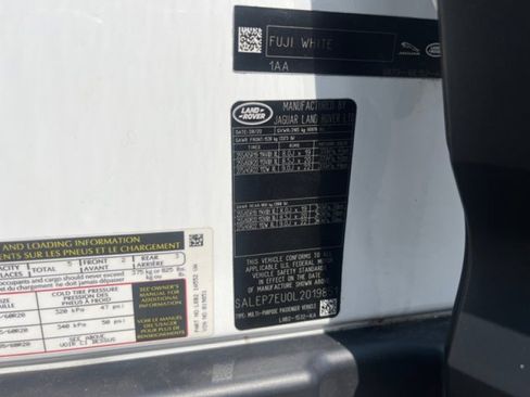 Used 2020 Land Rover Defender 110 SE image 22