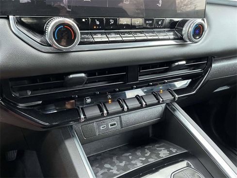 Used 2024 GMC Canyon Elevation w/ Convenience Package image 30