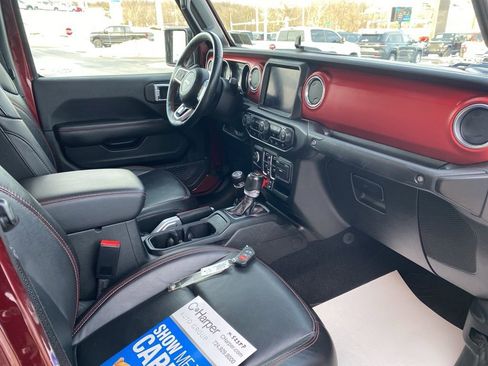 Certified 2022 Jeep Gladiator Rubicon w/ Cold Weather Group image 11