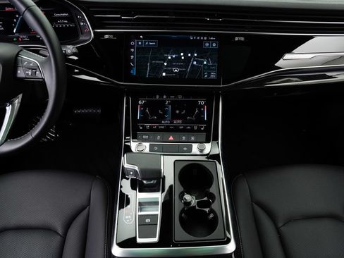 Certified 2025 Audi Q8 Premium Plus w/ Premium Plus Package AWD/4WD image 35
