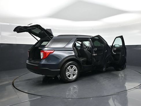 Used 2023 Ford Explorer XLT RWD image 6