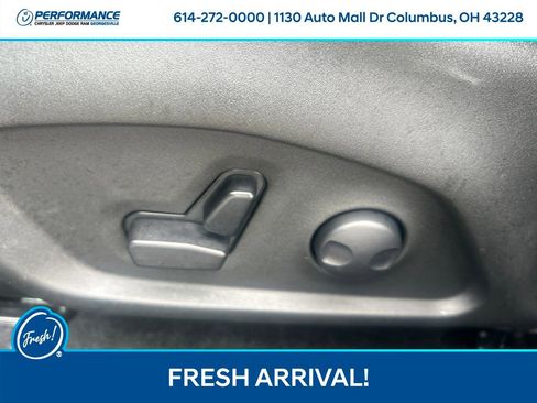 Used 2024 Jeep Compass Latitude w/ Convenience Group AWD/4WD image 18