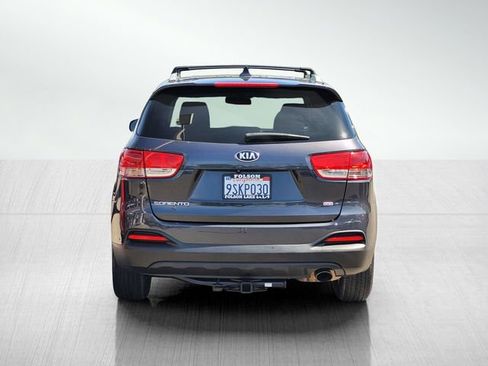 Used 2018 Kia Sorento FWD image 5