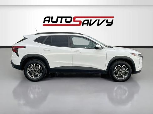 Used 2026 Chevrolet Trax LT FWD image 8