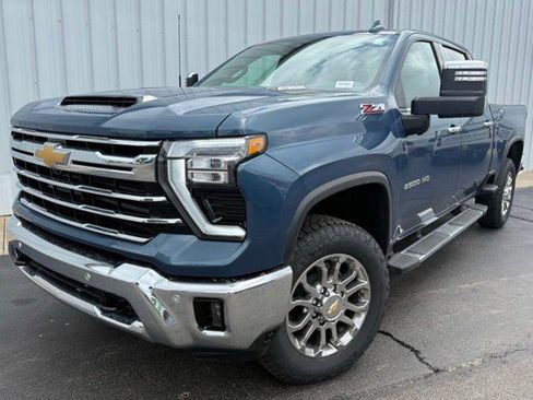 Used 2026 Chevrolet Silverado 2500 LTZ w/ LTZ Convenience Package AWD/4WD image 1