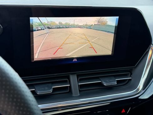 Used 2024 Chevrolet Trax RS w/ Sunroof Package image 22